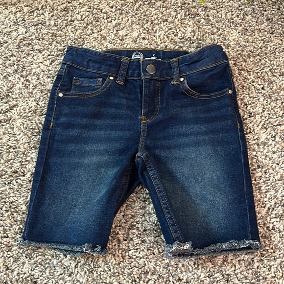 Bermuda shorts - Picture 15 of 16
